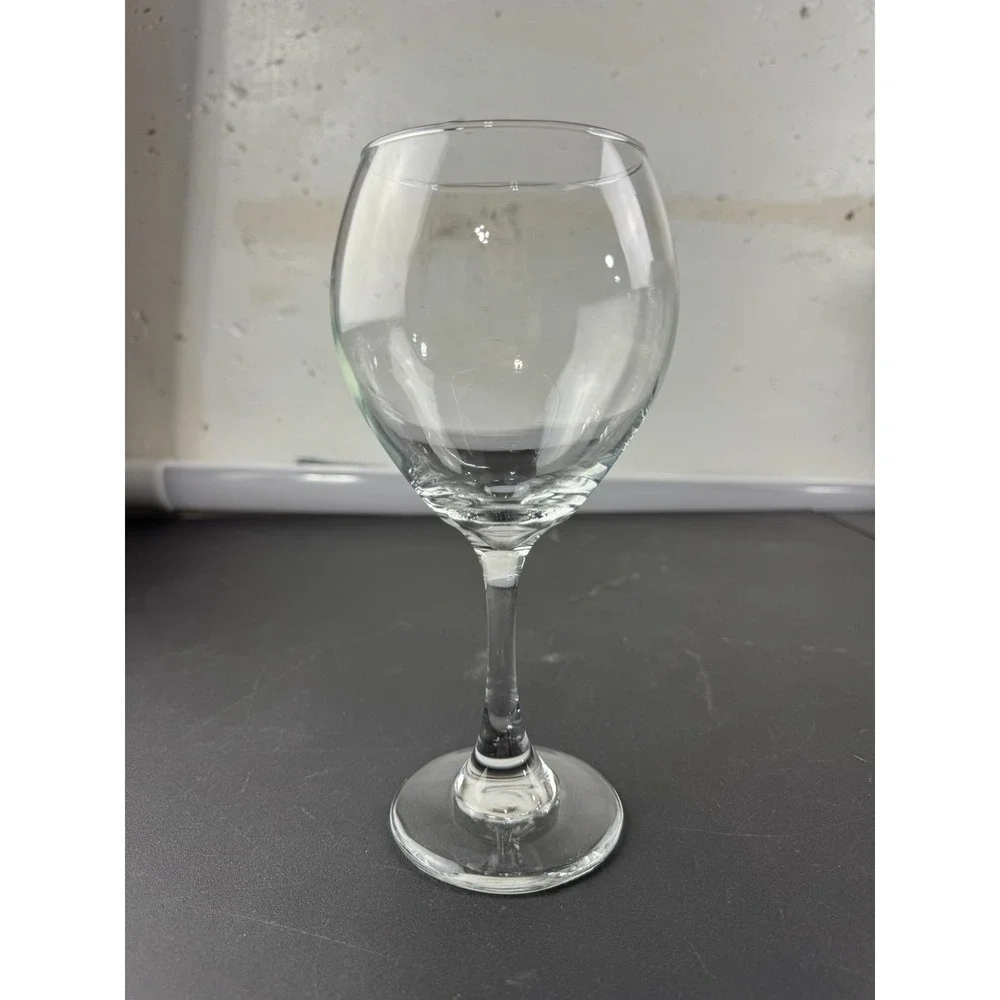2 Crystal Wine Glasses nice‎ weight